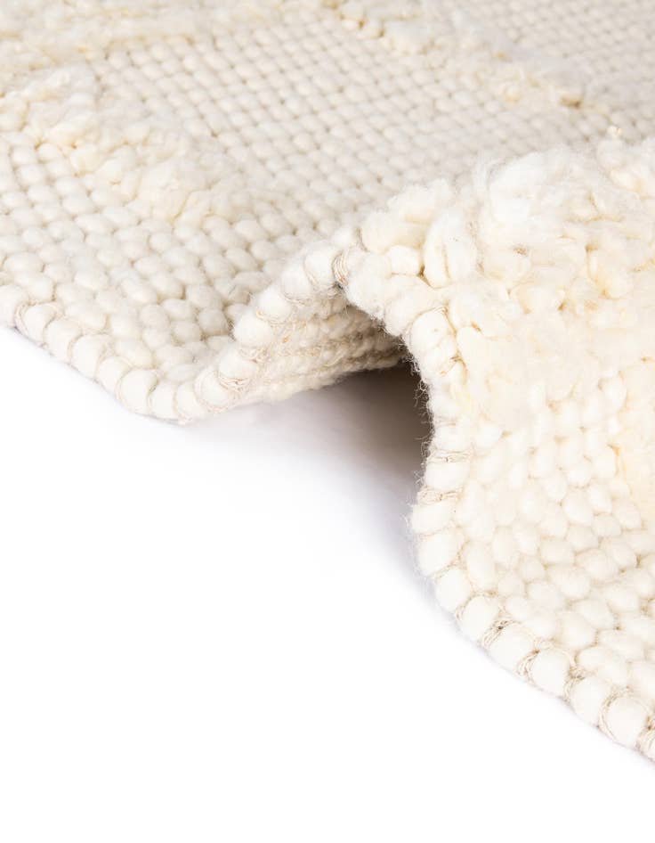 Detail image of 2' 7 x 12' Hand Woven Lana New Zealand Wool Runner Rug