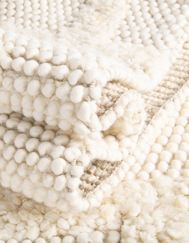Detail image of 2' x 5' 1 Hand Woven Lana New Zealand Wool Runner Rug