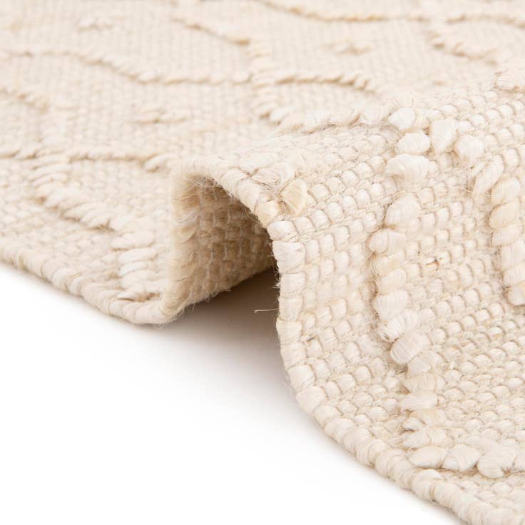 Detail image of 2' 7 x 9' 10 Hand Woven Larsa Jute Runner Rug