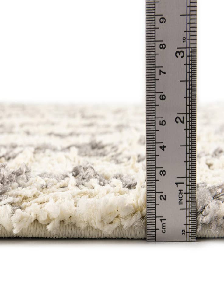 Detail image of 2' x 7' Lattice Shag Runner Rug