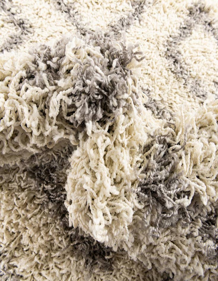 Detail image of 2' x 7' Lattice Shag Runner Rug