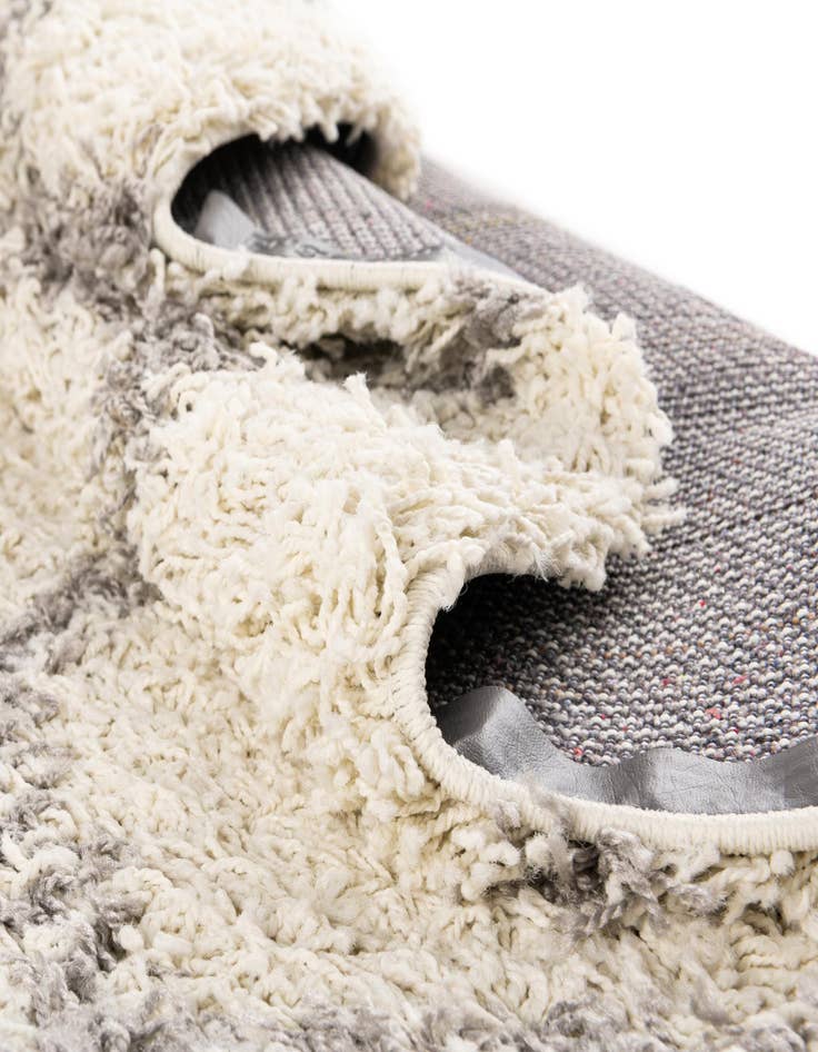 Detail image of 2' x 6' Lattice Shag Runner Rug