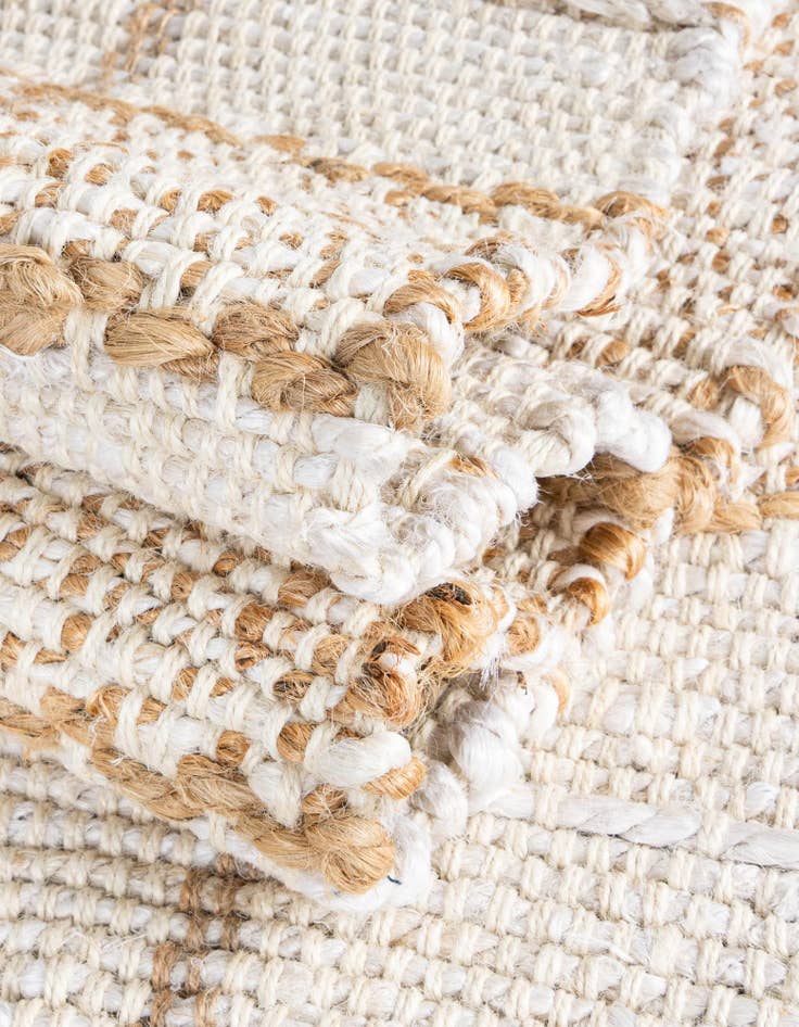 Detail image of 2' 7 x 8'  Hand Braided Laurel Handwoven Jute Runner Rug