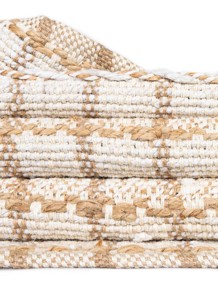Detail image of 2' 7 x 8'  Hand Braided Laurel Handwoven Jute Runner Rug