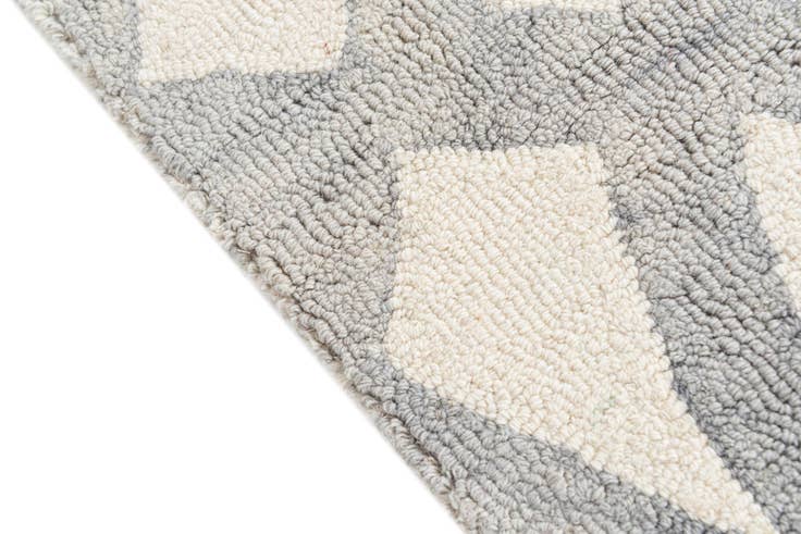 Detail image of 2' 5 x 9' 10 Luna Runner Rug