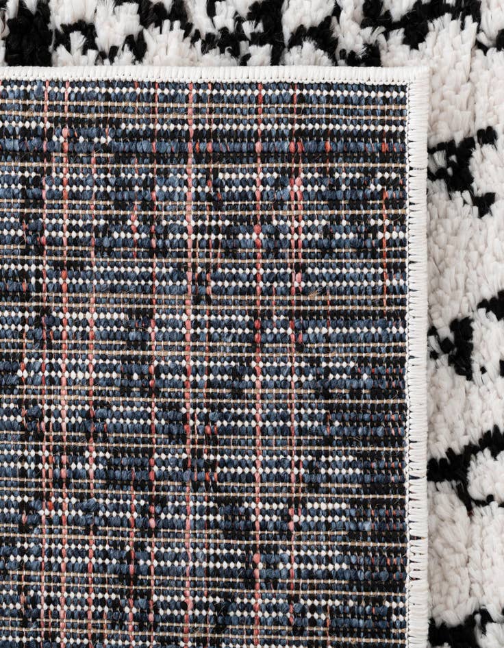 Detail image of 2' 2 x 6' Morocco Runner Rug