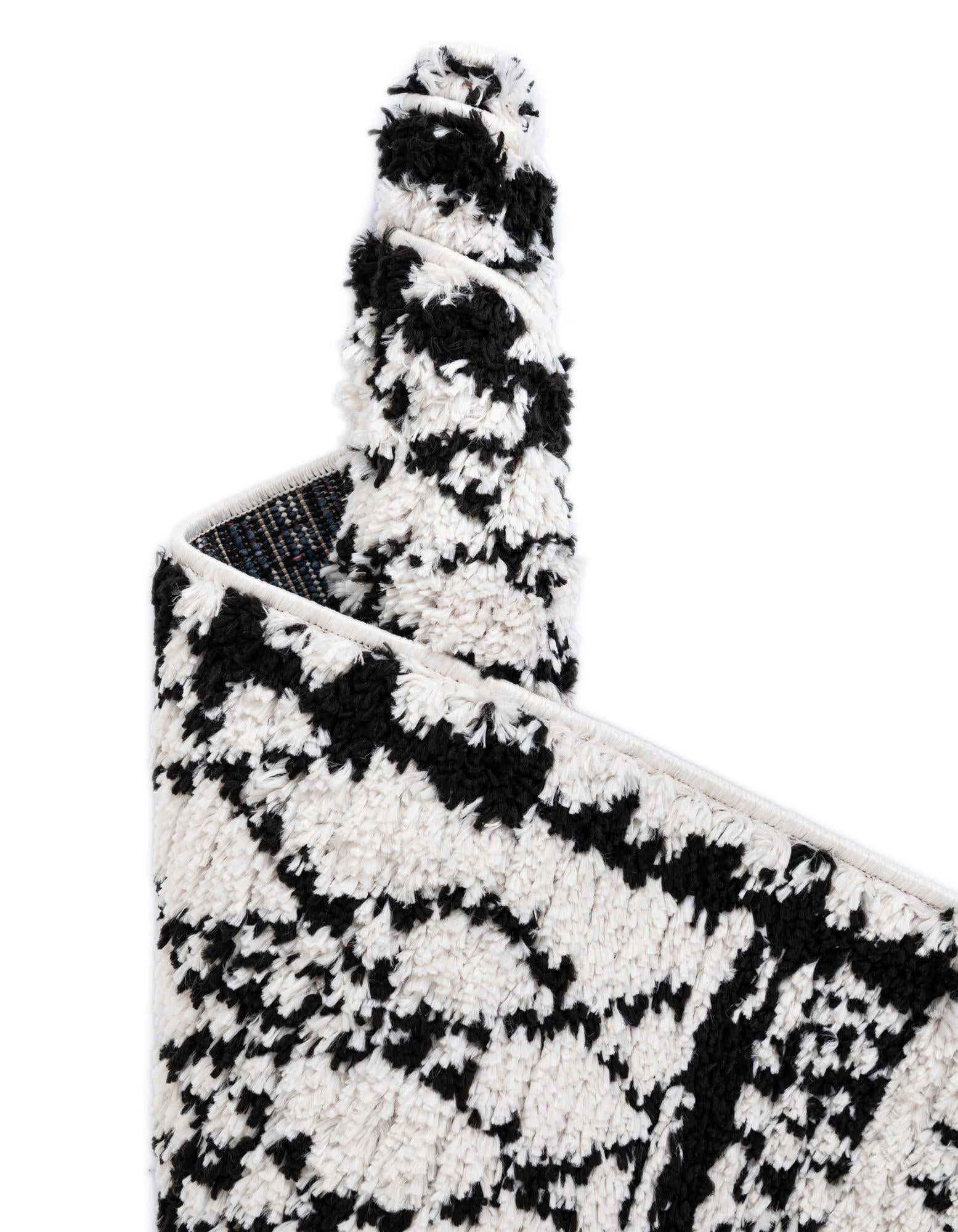 2' 7 x 10' Morocco Runner Rug