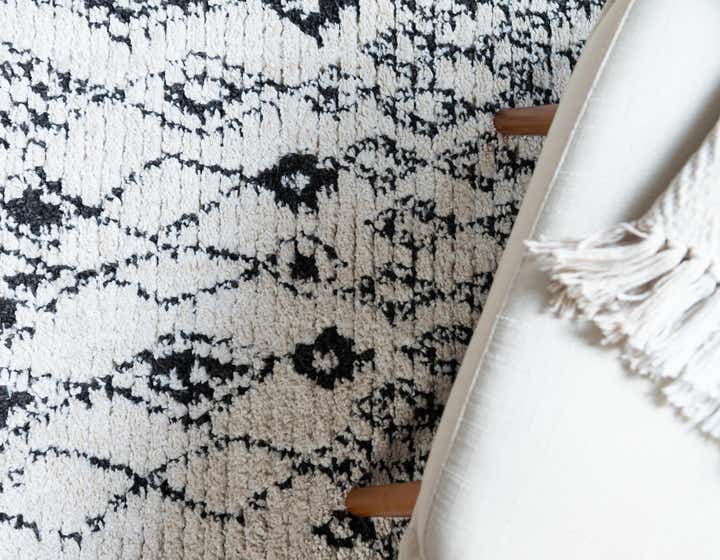 2' 7 x 10' Morocco Runner Rug