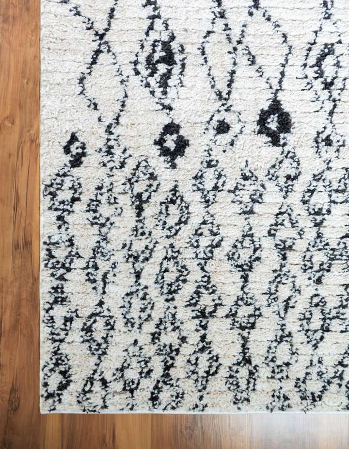 2' 7 x 10' Morocco Runner Rug