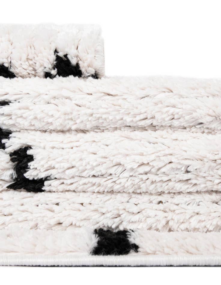 Detail image of 2' 2 x 6' Morocco Runner Rug