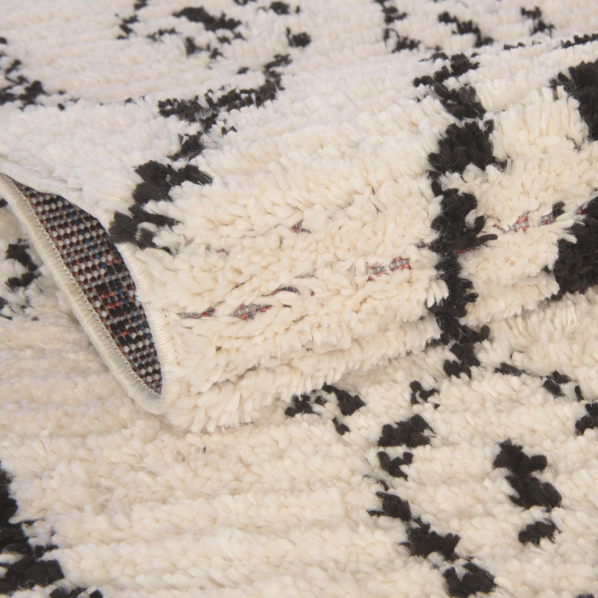 2' 7 x 10' Morocco Runner Rug