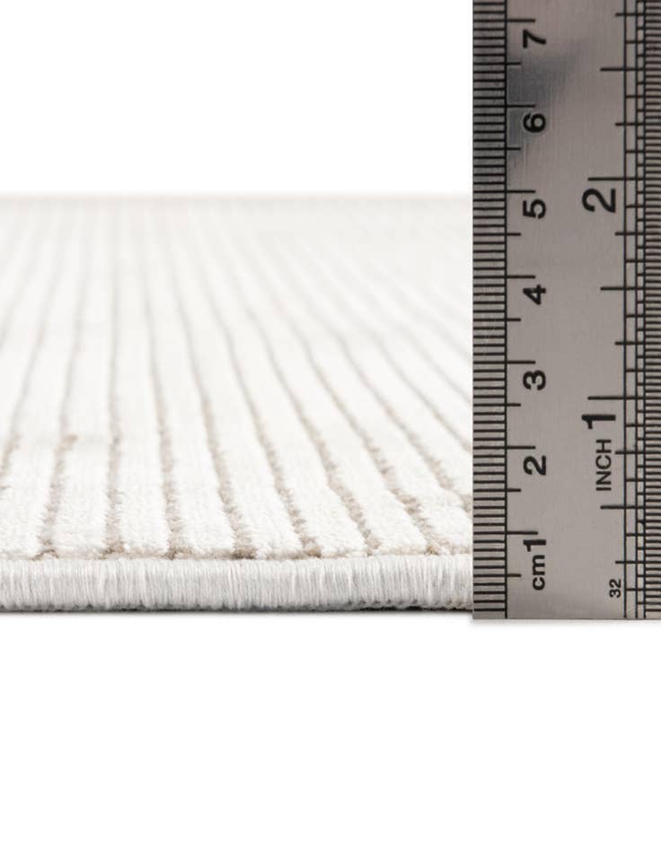 Detail image of 2' 6 x 4' Noble Runner Rug