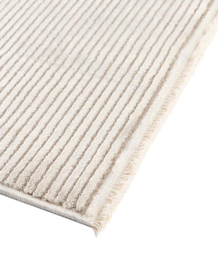 Detail image of 2' 6 x 4' Noble Runner Rug