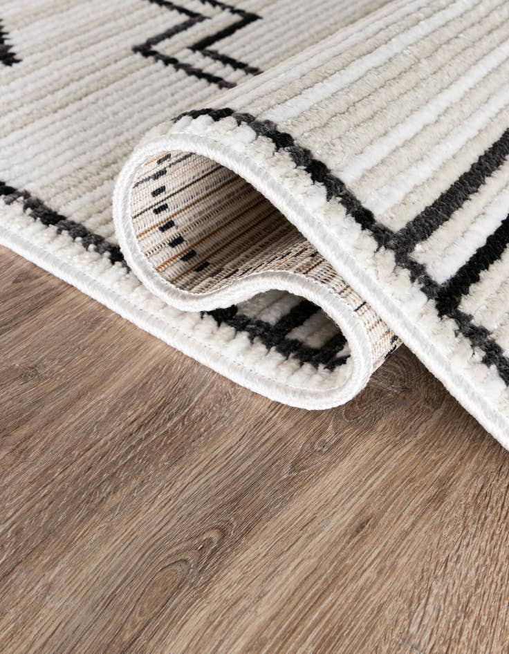 Detail image of 2' 7 x 10' Odyssey Runner Rug