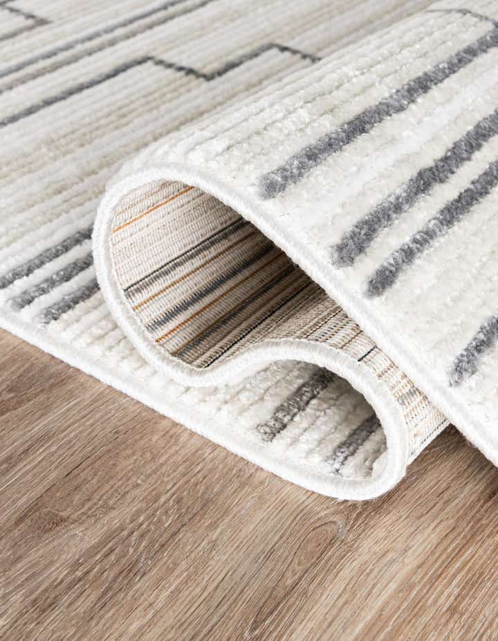 2' 7 x 10' Odyssey Runner Rug