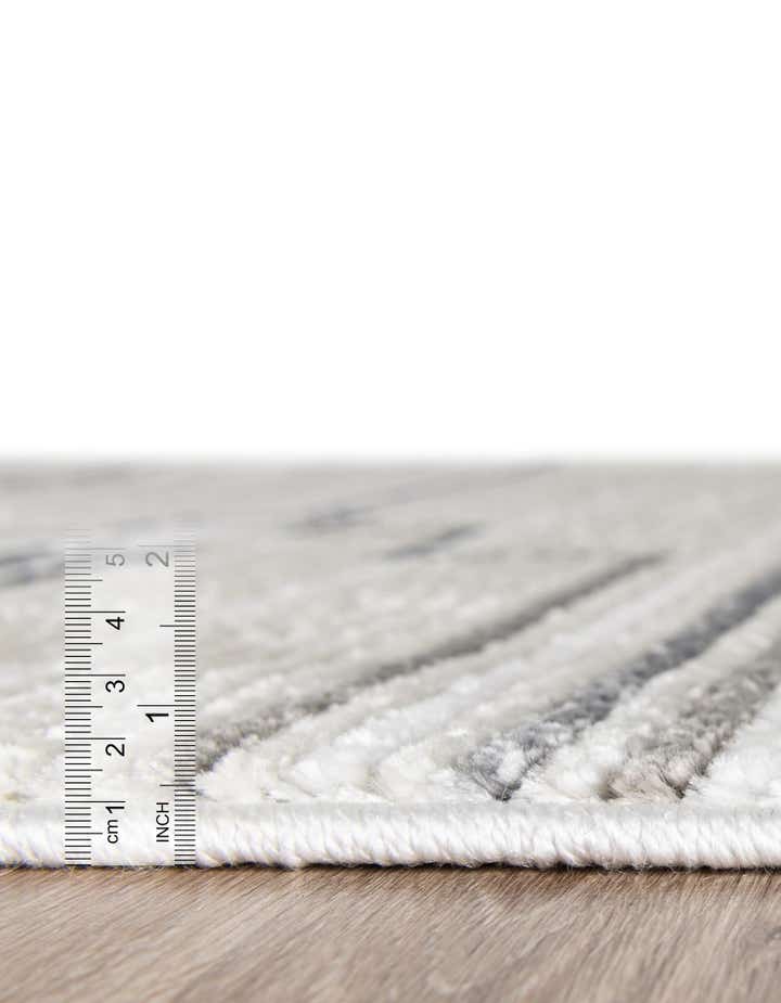 2' 7 x 10' Odyssey Runner Rug