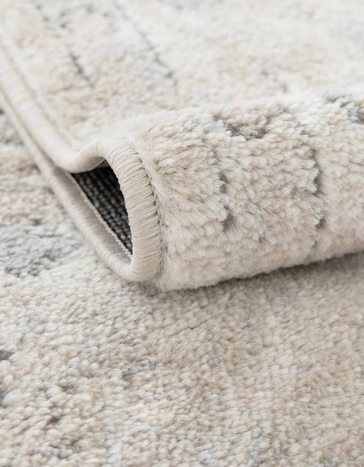 Detail image of 2' 7 x 10' Oregon Runner Rug