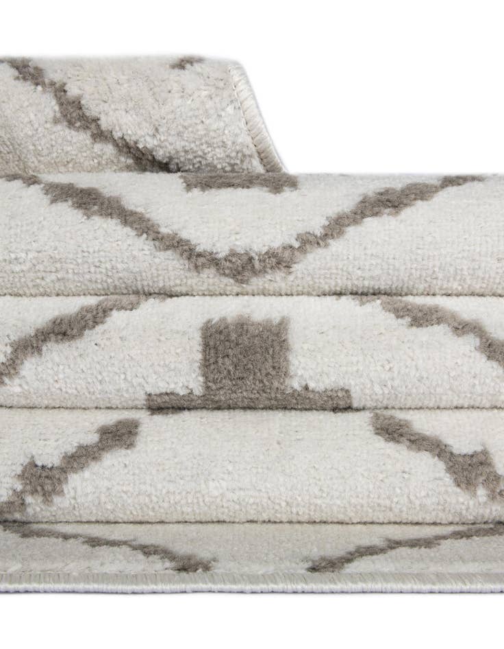 Detail image of 2' 7 x 12' Oslo Runner Rug