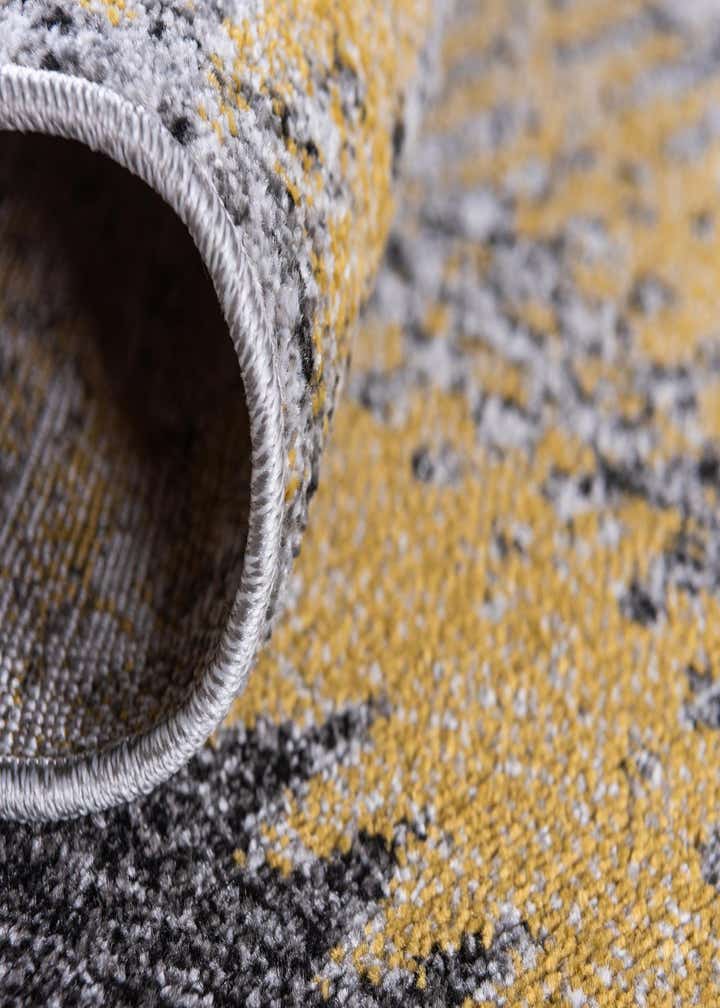 2' x 6' Easy-Clean Modern Indoor / Outdoor Runner Rug
