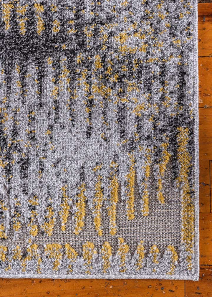 2' x 6' Easy-Clean Modern Indoor / Outdoor Runner Rug