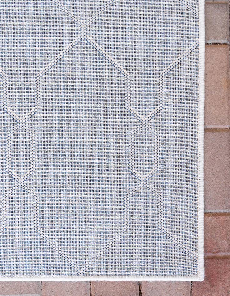 Detail image of 2' x 6' Easy-Clean Trellis Indoor / Outdoor Runner Rug