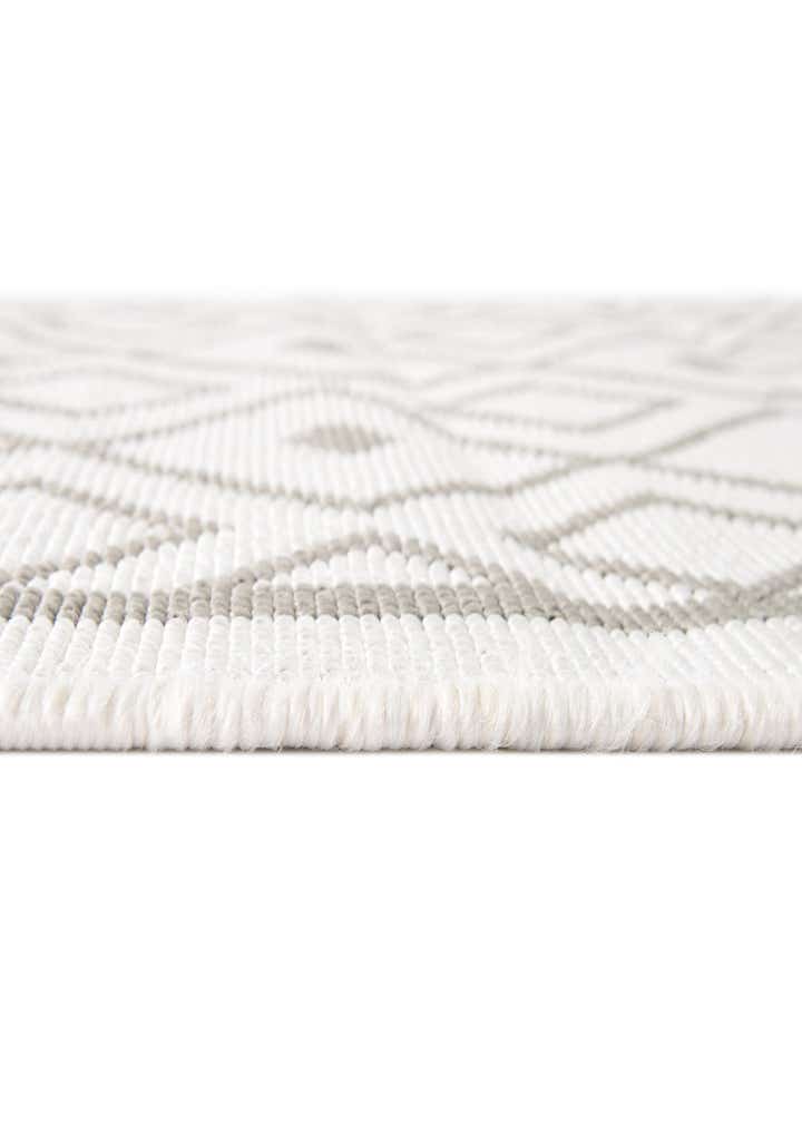 2' x 6' Easy-Clean Trellis Indoor / Outdoor Runner Rug