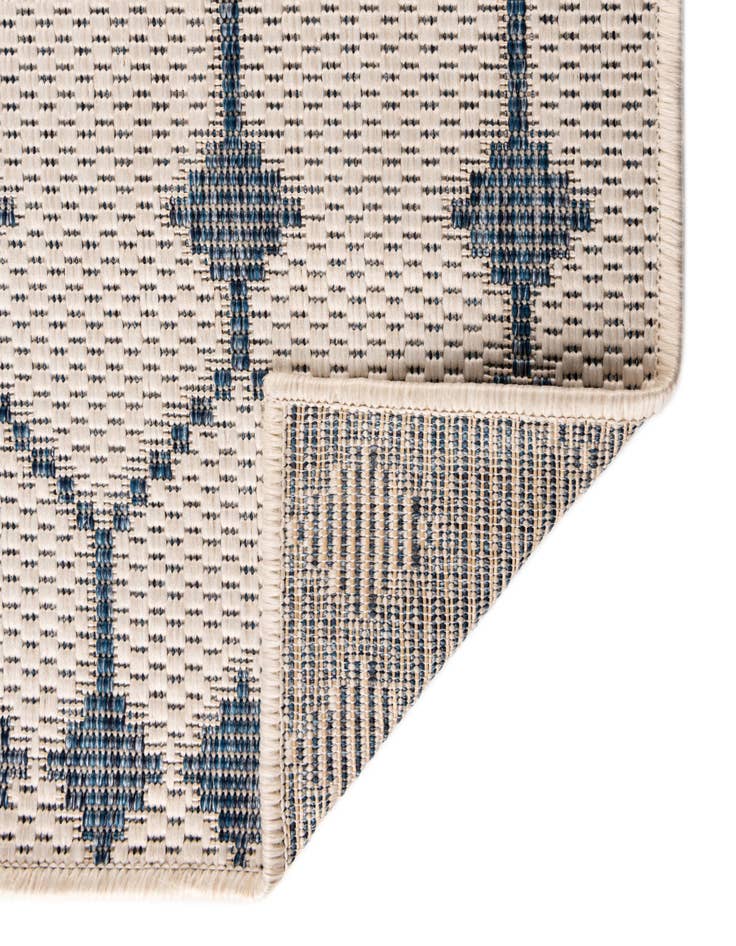 Detail image of 2' x 6' Easy-Clean Trellis Indoor / Outdoor Runner Rug