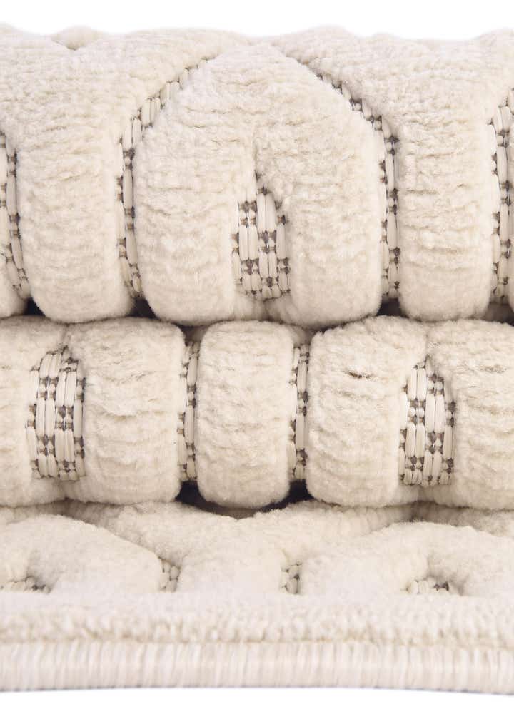 2' x 6' Easy-Clean Trellis Textured Indoor / Outdoor Runner Rug