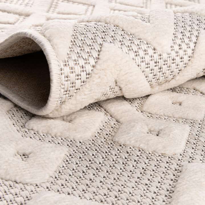 2' x 8' Easy-Clean Trellis Textured Indoor / Outdoor Runner Rug