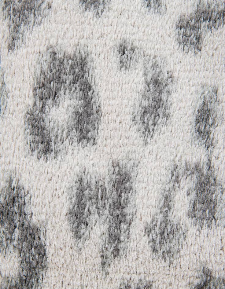 Detail image of 2' 7 x 9' 10 Safari Runner Rug