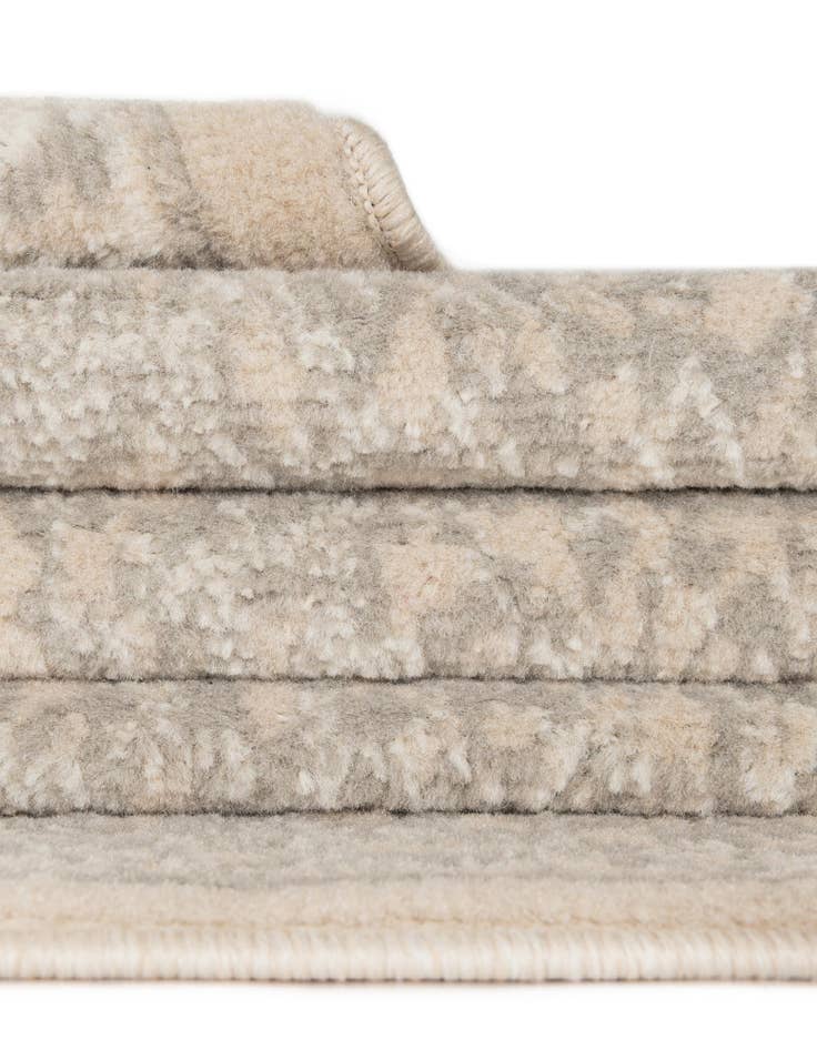 Detail image of 2' 7 x 10' Savannah Runner Rug