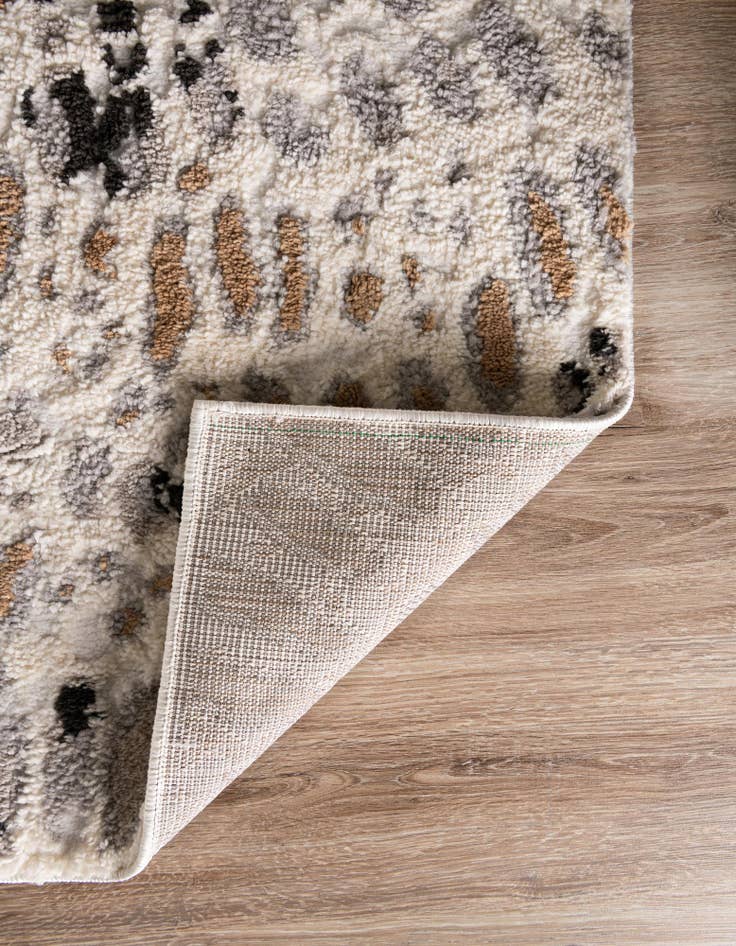 Detail image of 2' 7 x 10' Sepia Runner Rug