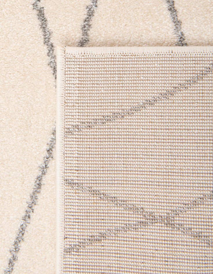 Detail image of 2' 7 x 10' Titania Runner Rug