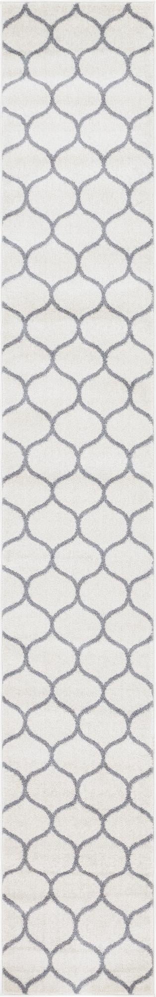 2' 6 x 18' Trellis Frieze Runner Rug