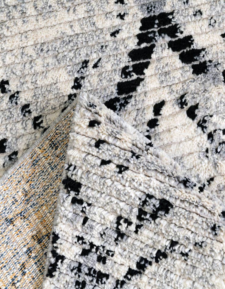Detail image of 2' x 8' Tucson Runner Rug
