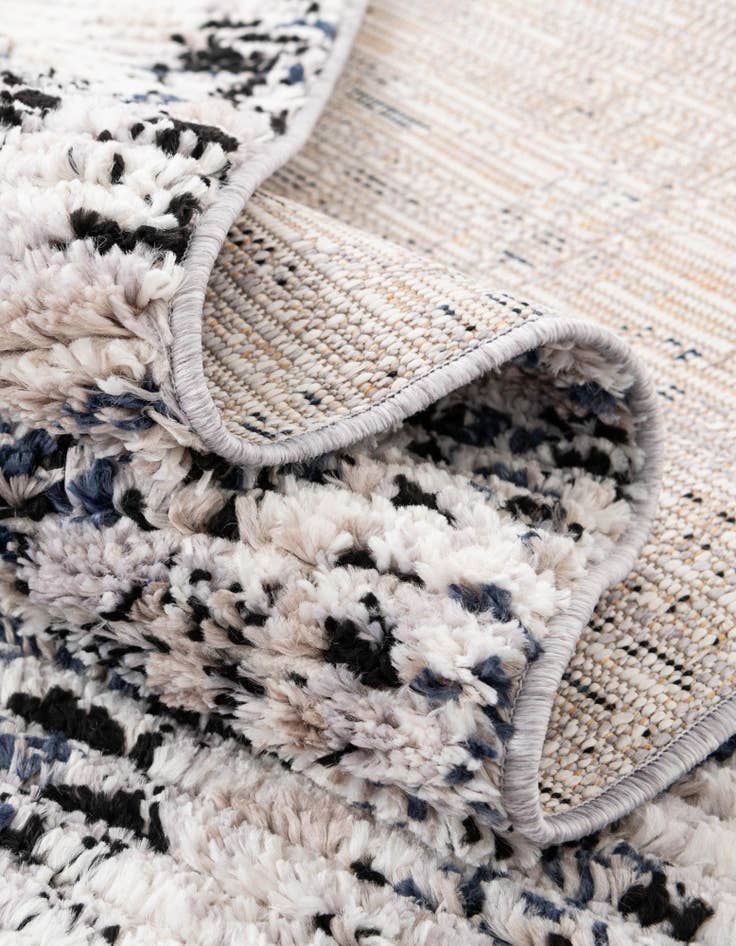 Detail image of 2' 7 x 12' Tucson Runner Rug