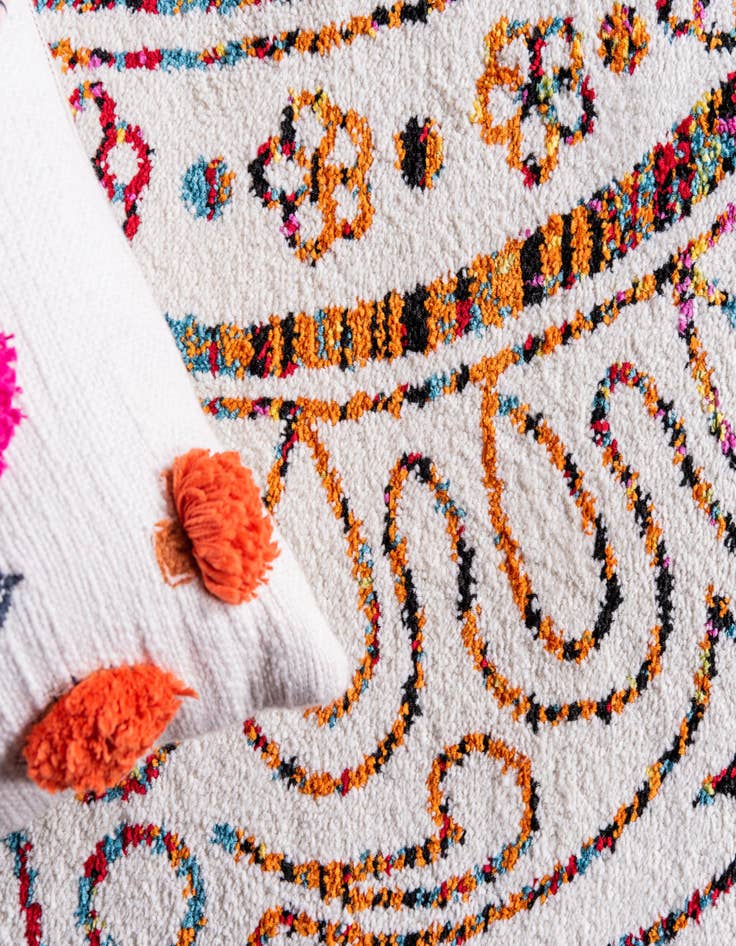 Detail image of 2' x 6' Tuscany Runner Rug