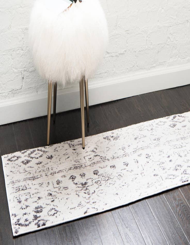 Detail image of 2' 7 x 8' 2 Vega Runner Rug