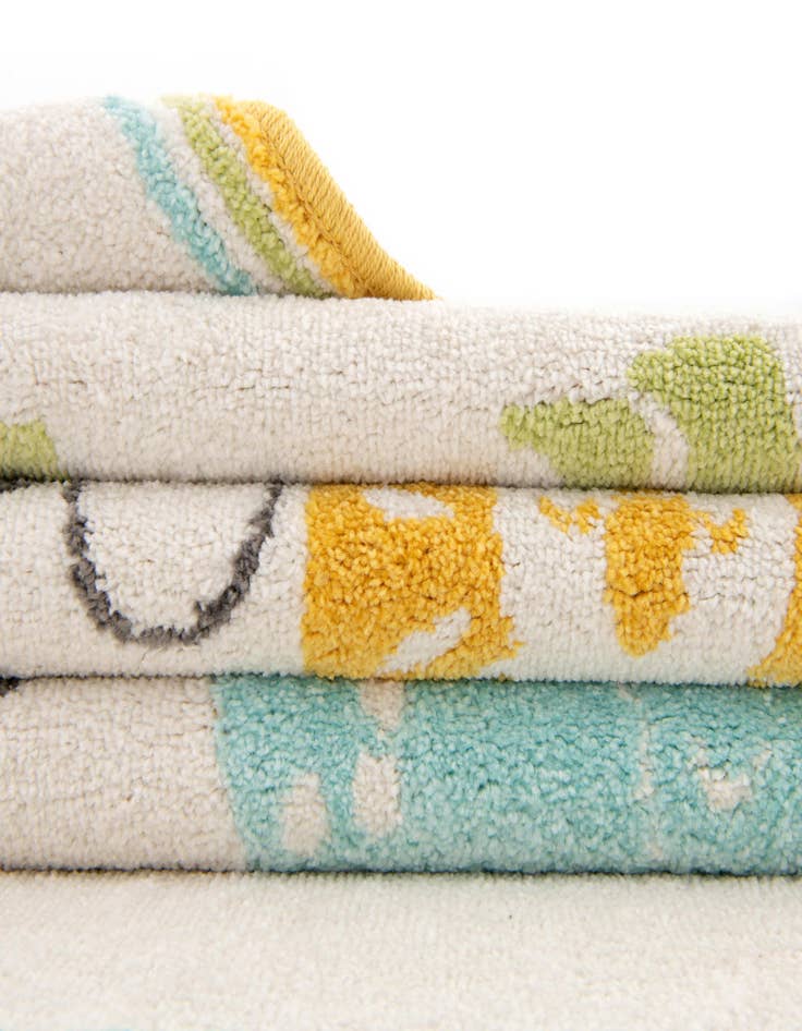 Detail image of 2' 2 x 6' Animals Whimsy Kids Runner Rug