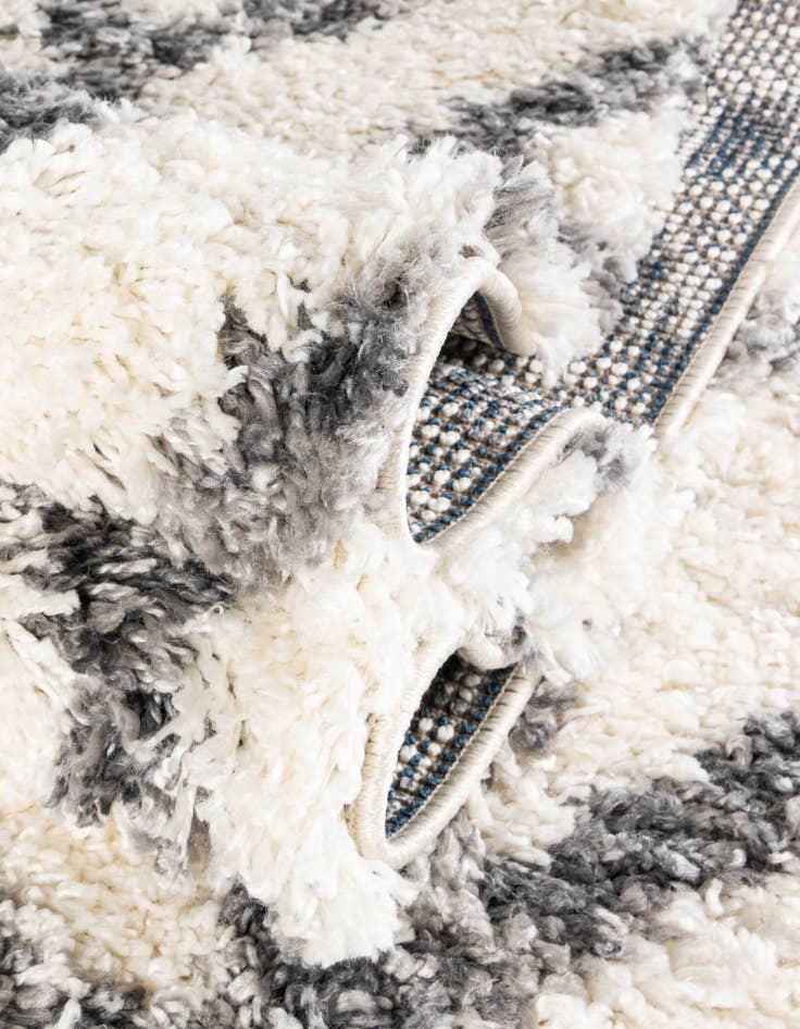 Detail image of 8' x 8' Athena Shag Square Rug