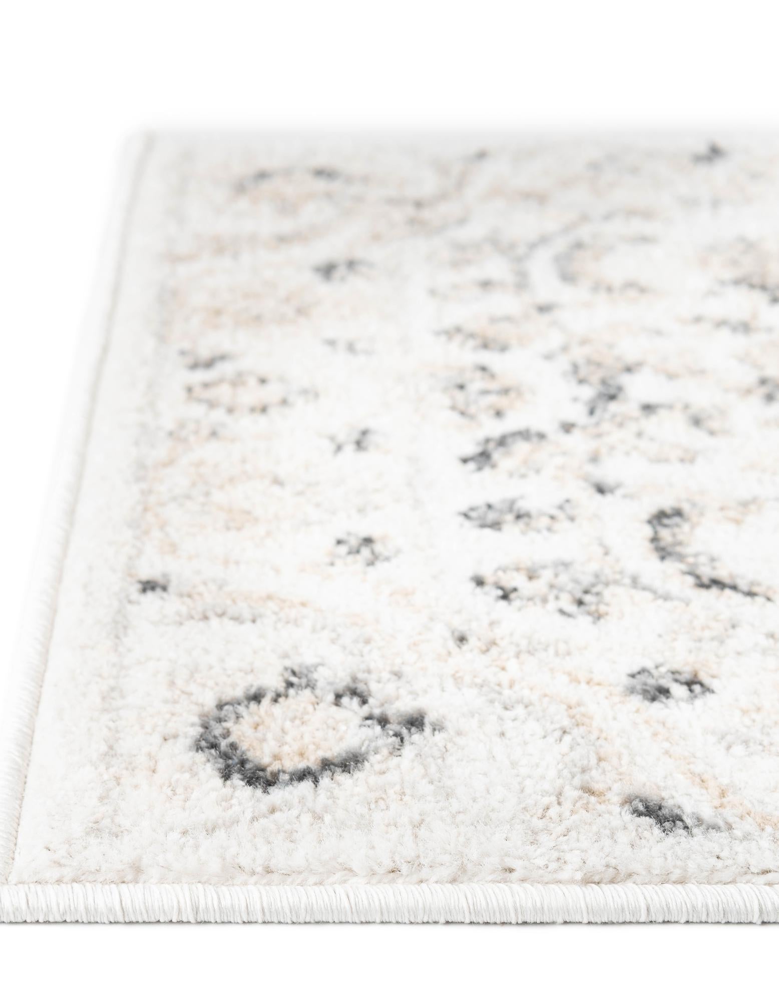 7' 10 x 7' 10 Aurelia Square Rug