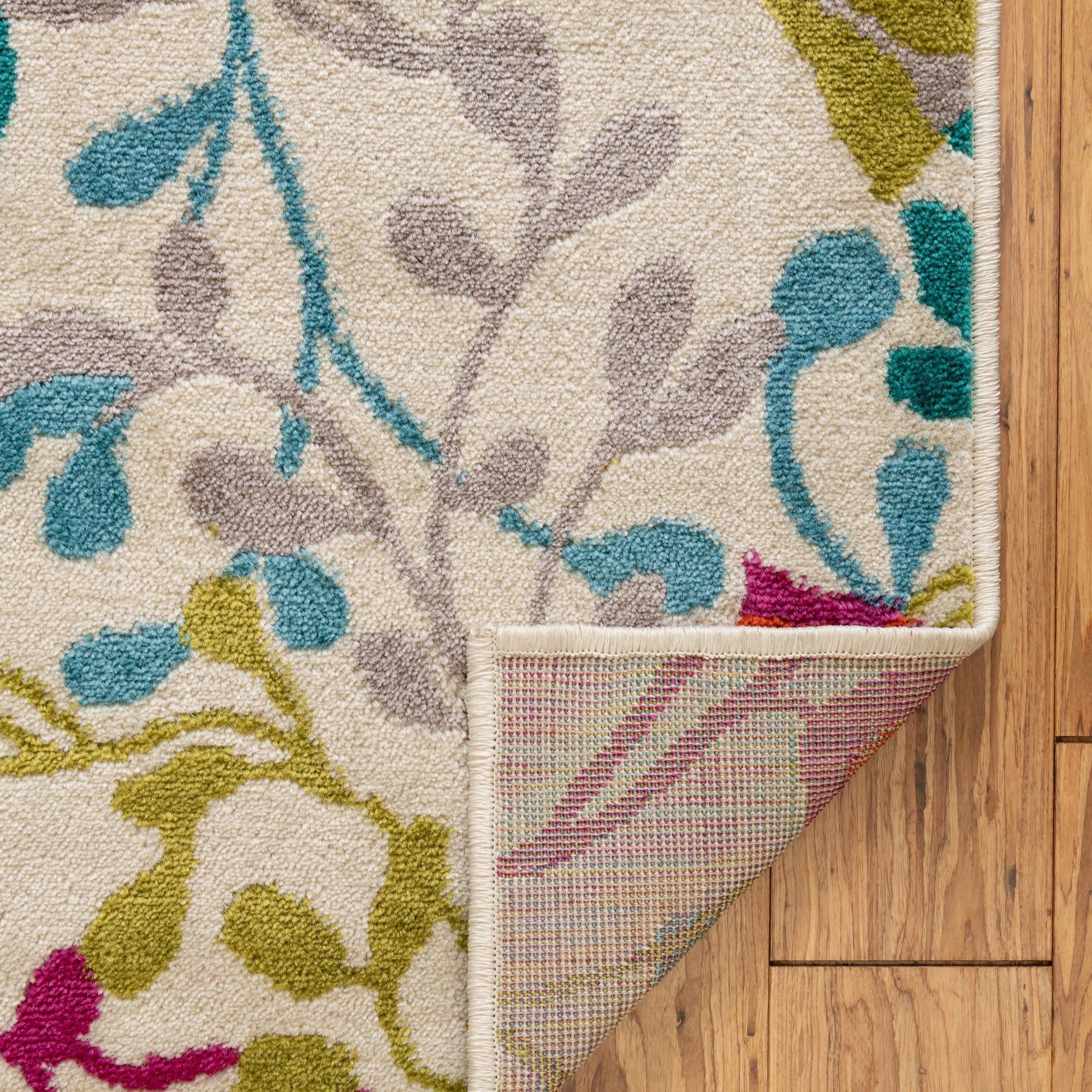 7' 10 x 7' 10 Azalea Square Rug