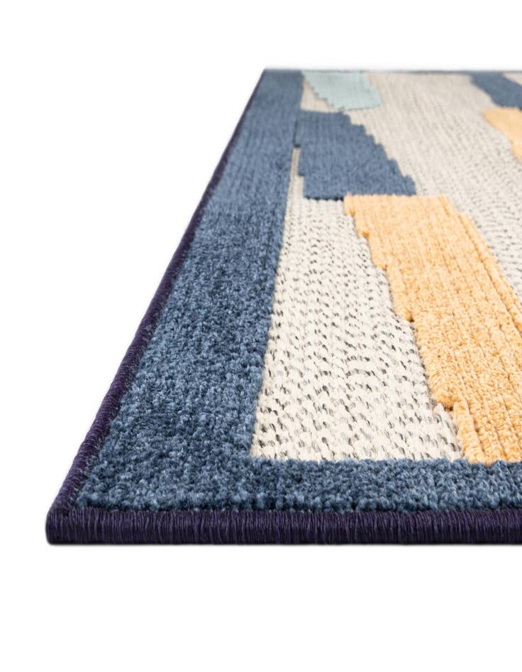 Detail image of 5' 3 x 5' 3 Easy-Clean Belize Indoor / Outdoor Square Rug