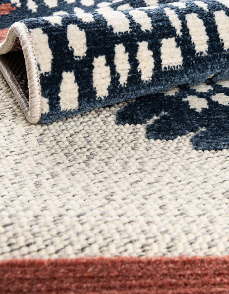 Detail image of 5' 3 x 5' 3  Washable Belize Indoor / Outdoor Square Rug