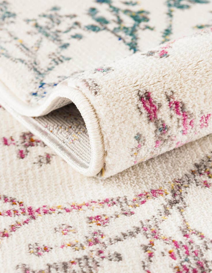 Detail image of 6' x 6' Blossom Square Rug