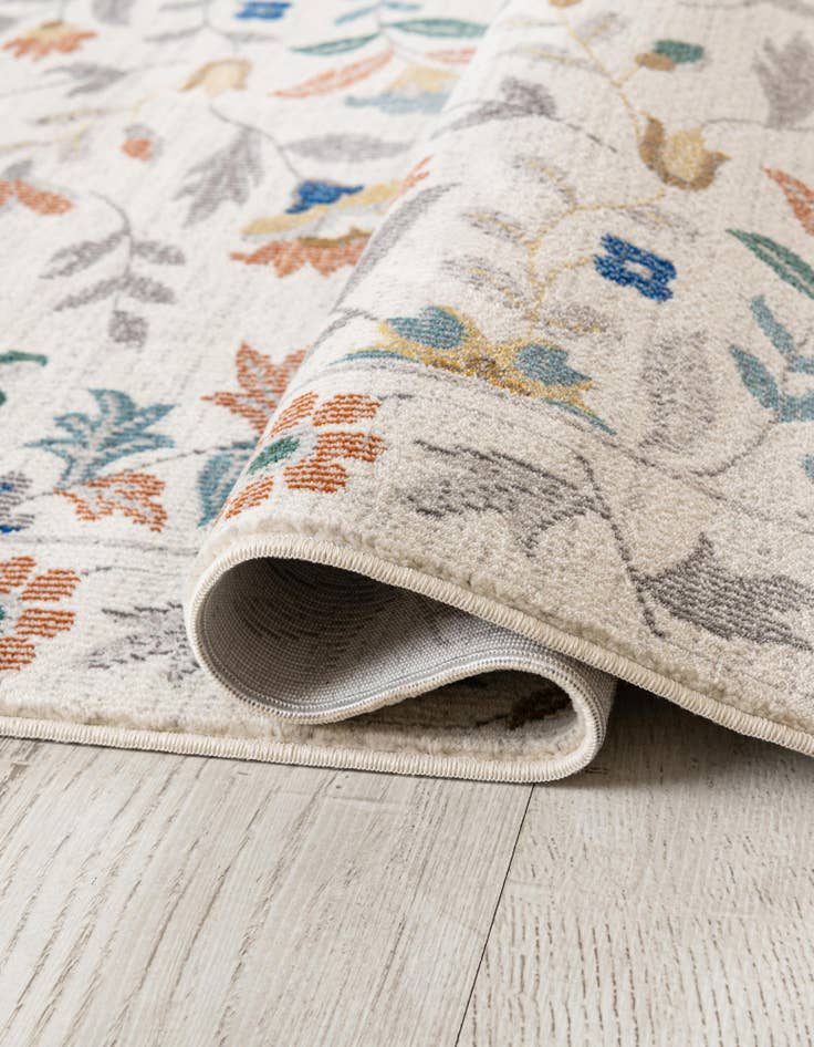 Detail image of 8' x 8' Blossom Square Rug