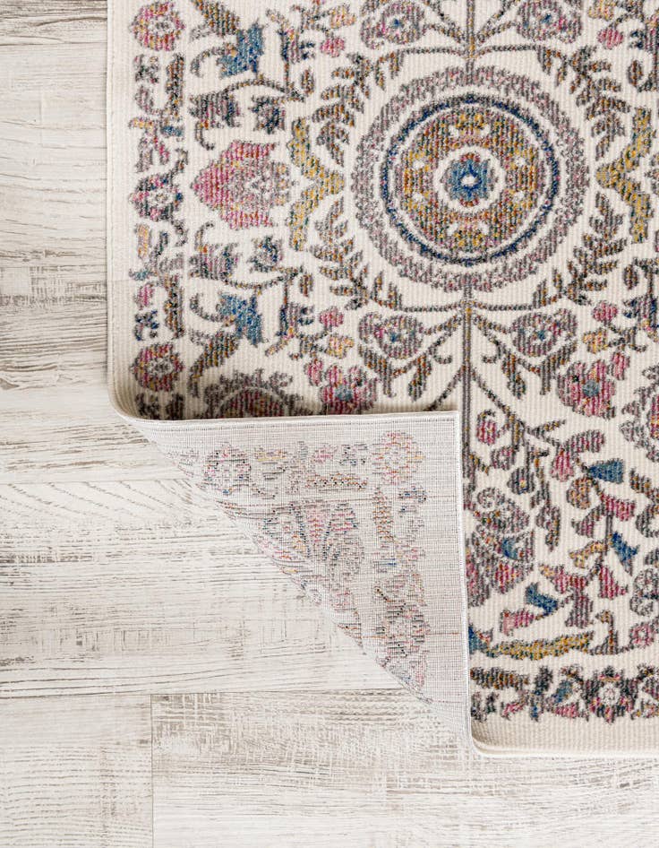 Detail image of 8' x 8' Blossom Square Rug