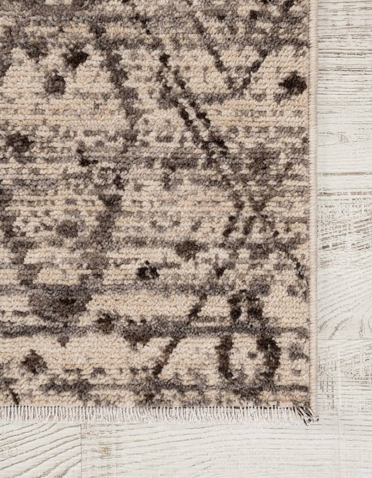 Detail image of 5' x 5' Grand Tradition Square Rug