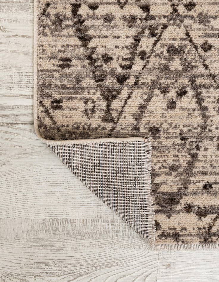 Detail image of 5' x 5' Grand Tradition Square Rug