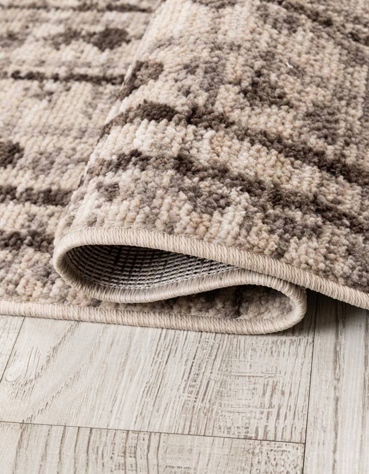 Detail image of 5' x 5' Grand Tradition Square Rug